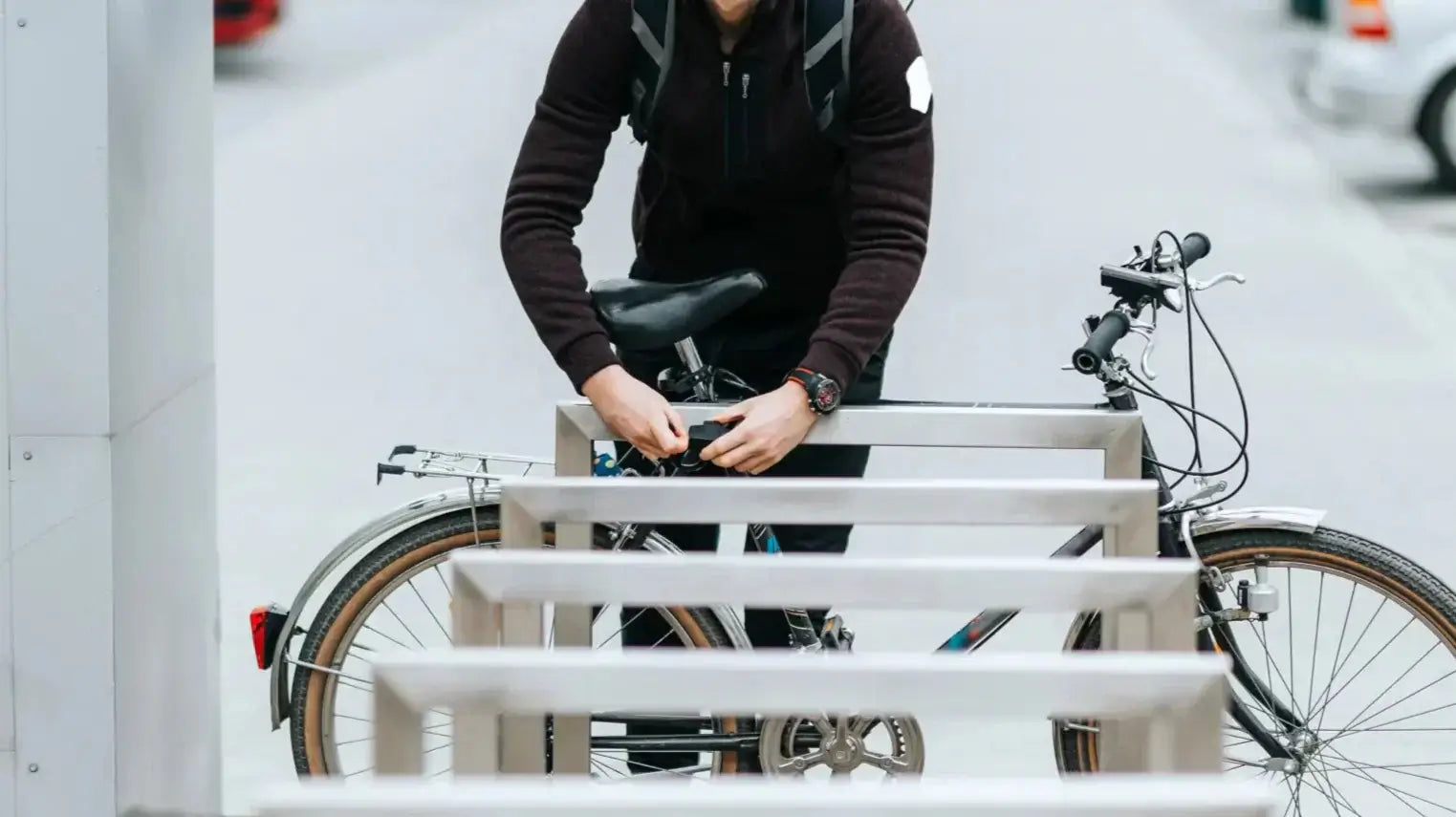 E-Bike richtig abschließen mit Schloss an festem Gegenstand