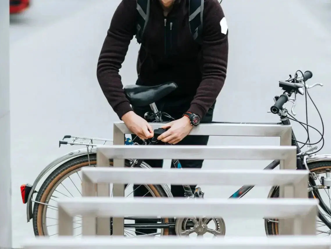 E-Bike richtig abschließen mit Schloss an festem Gegenstand