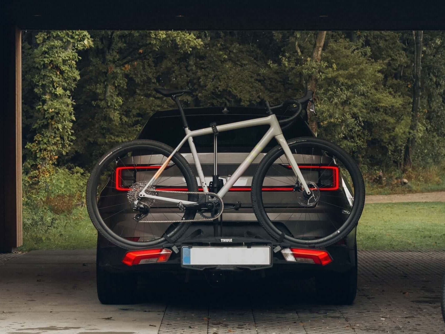 Auto mit einem Heckträger