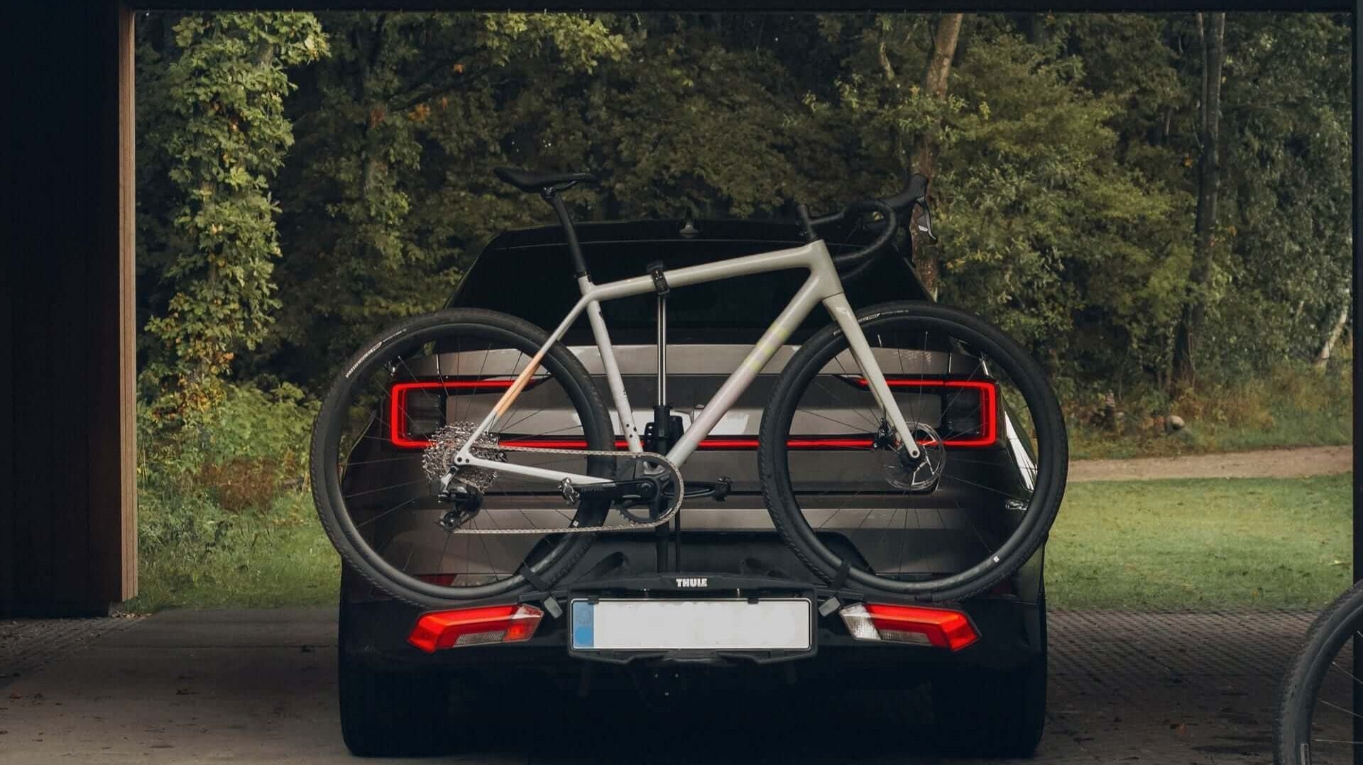 Auto mit einem Heckträger