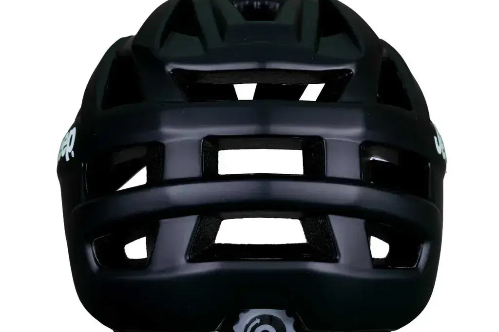 Rückansicht des Jeep E-Bikes Helm Pro mit reflektierenden Elementen für zusätzliche Sichtbarkeit