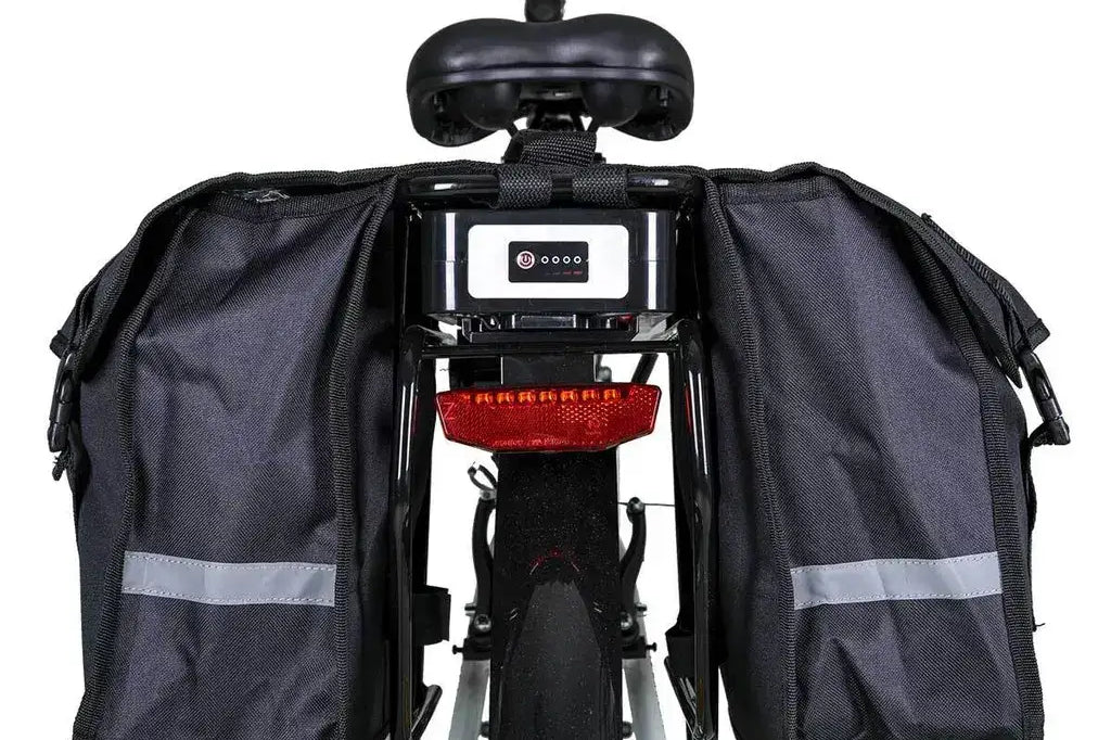 Jeep E-Bike doppelte Gepäckträgertasche, Rückansicht auf einem Gepäckträger montiert