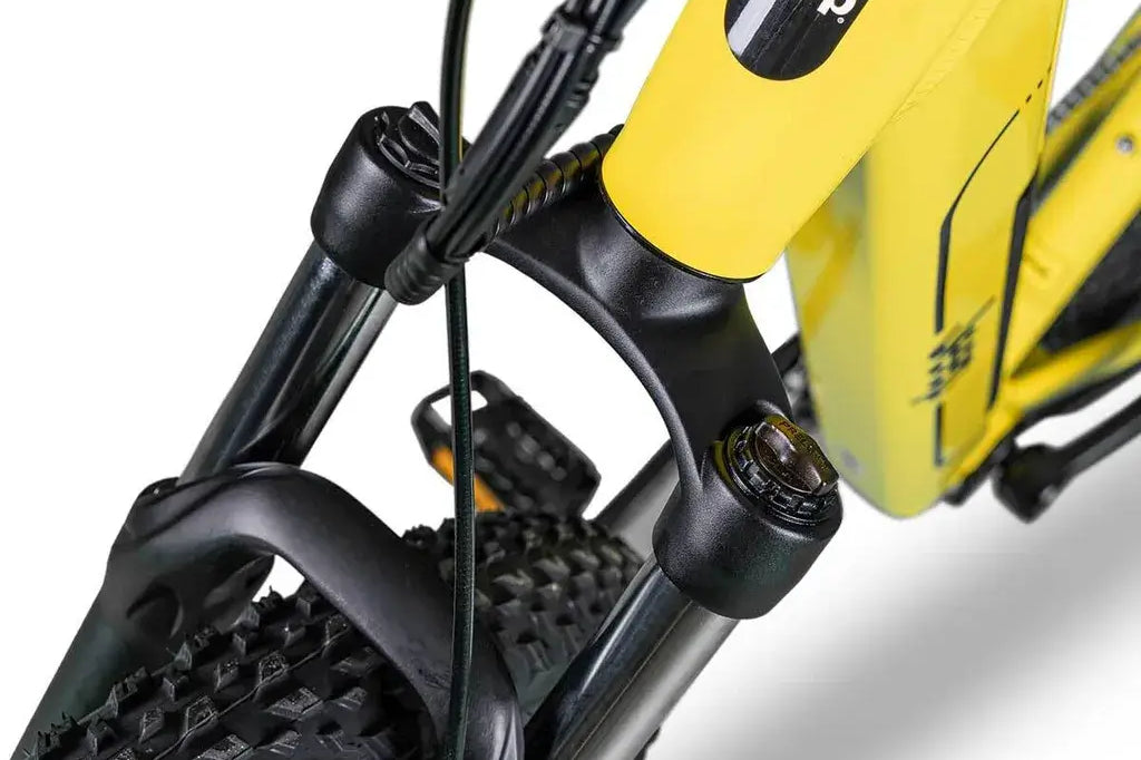 Federgabel des Jeep Mountain E-Bike MHR, Detailaufnahme für optimierte Stoßdämpfung im Gelände