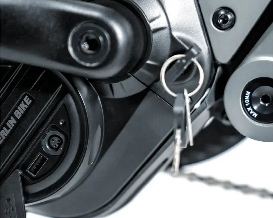 Detailansicht des Akkufachs des Berlin Bike 2GO E-Bikes, integriert in den Rahmen