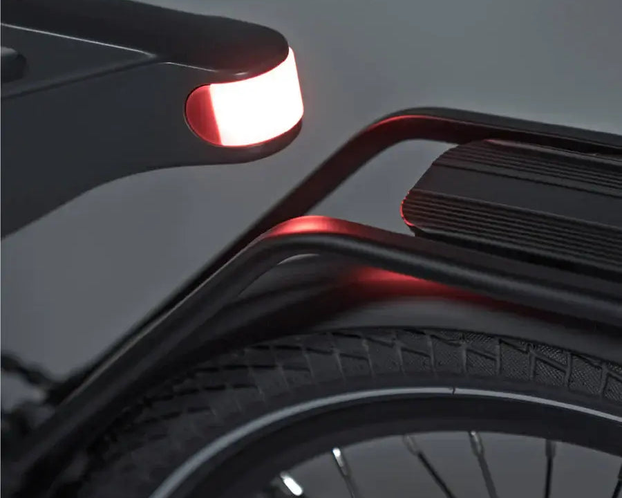Rücklicht des Berlin Bike 2GO E-Bikes, klar sichtbar für erhöhte Sicherheit bei Fahrten in der Dunkelheit