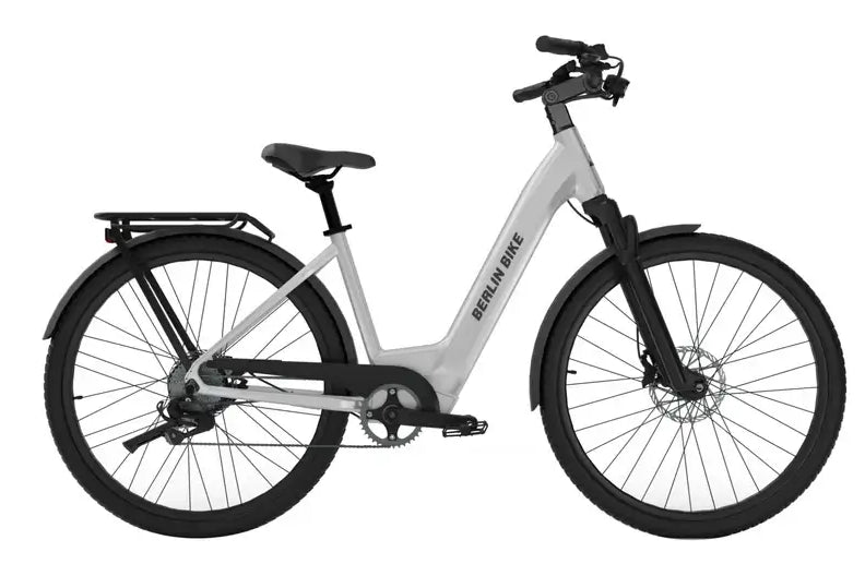 E-Bike Berlin Bike SUV in Weiß mit tiefem Einstieg und modernem Design für urbanen Fahrspaß.
