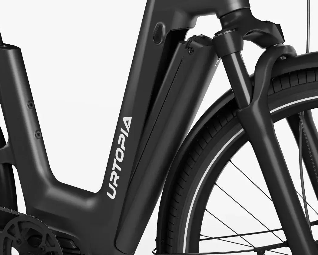 Detailaufnahme des Akkufachs des Urtopia Fusion E-SUV, integriert in den Rahmen für ein schlankes Design