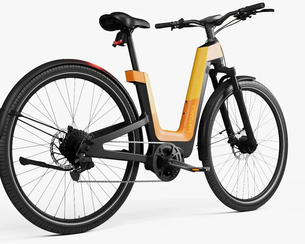 Urtopia Fusion E-SUV, Schrägansicht in Orange, betont das stilvolle Design und die All-Terrain-Fähigkeiten