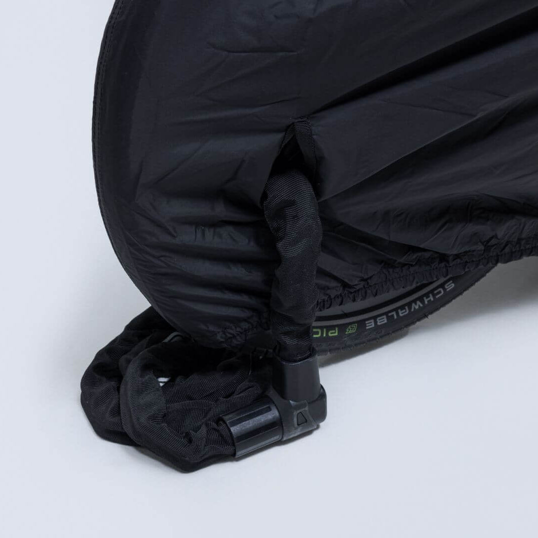 Detailansicht der VIA Radgarage – robuste Verarbeitung und sichere Abdeckung