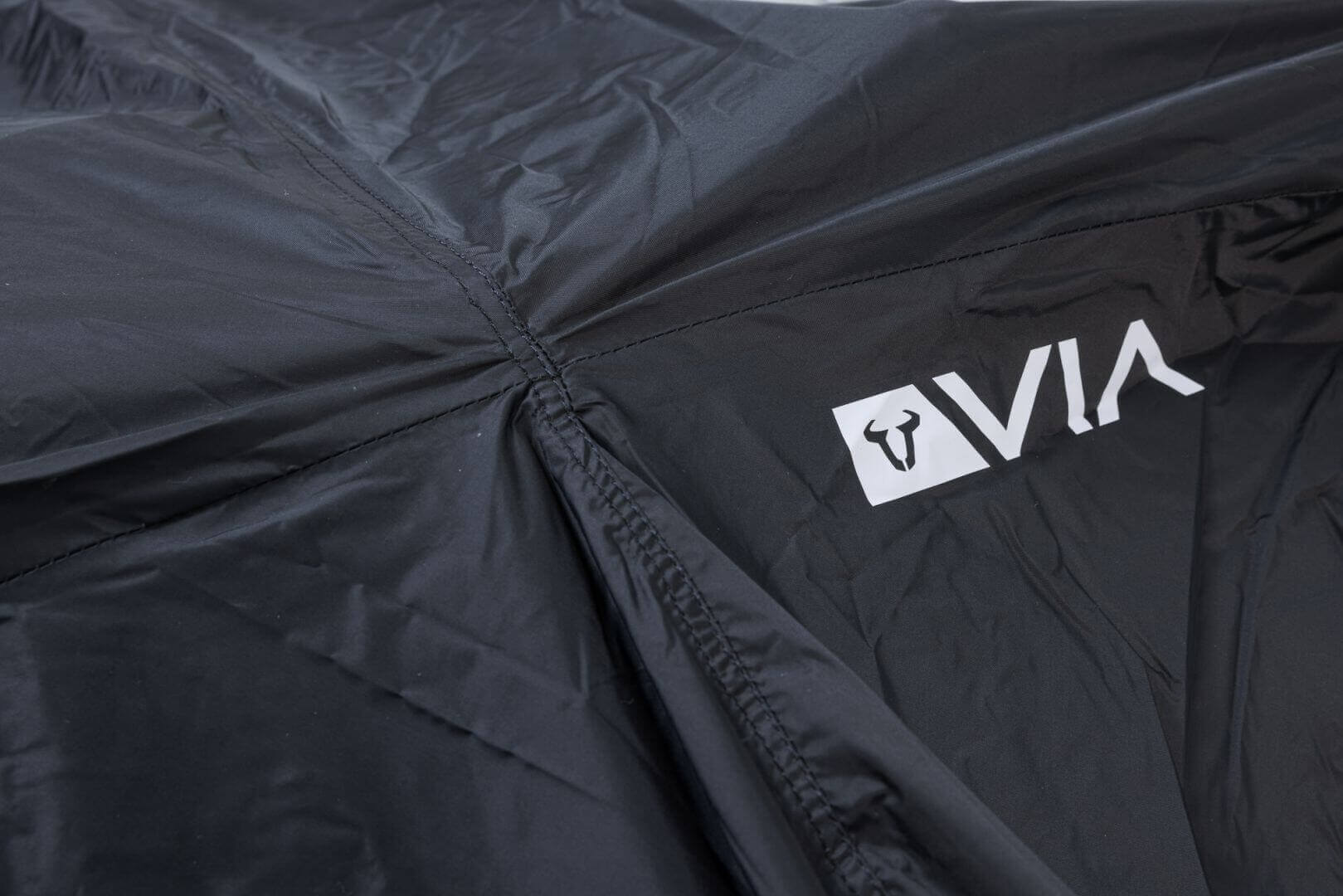 VIA Radgarage mit Logo – langlebiger Schutz vor Regen, Staub und Schmutz