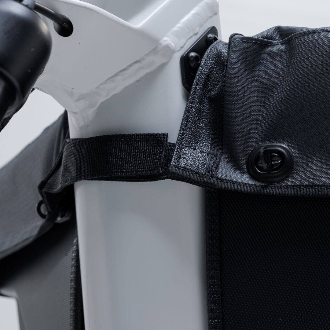 VIA Abdeckplane – einfache Befestigung und sicherer Halt am E-Bike