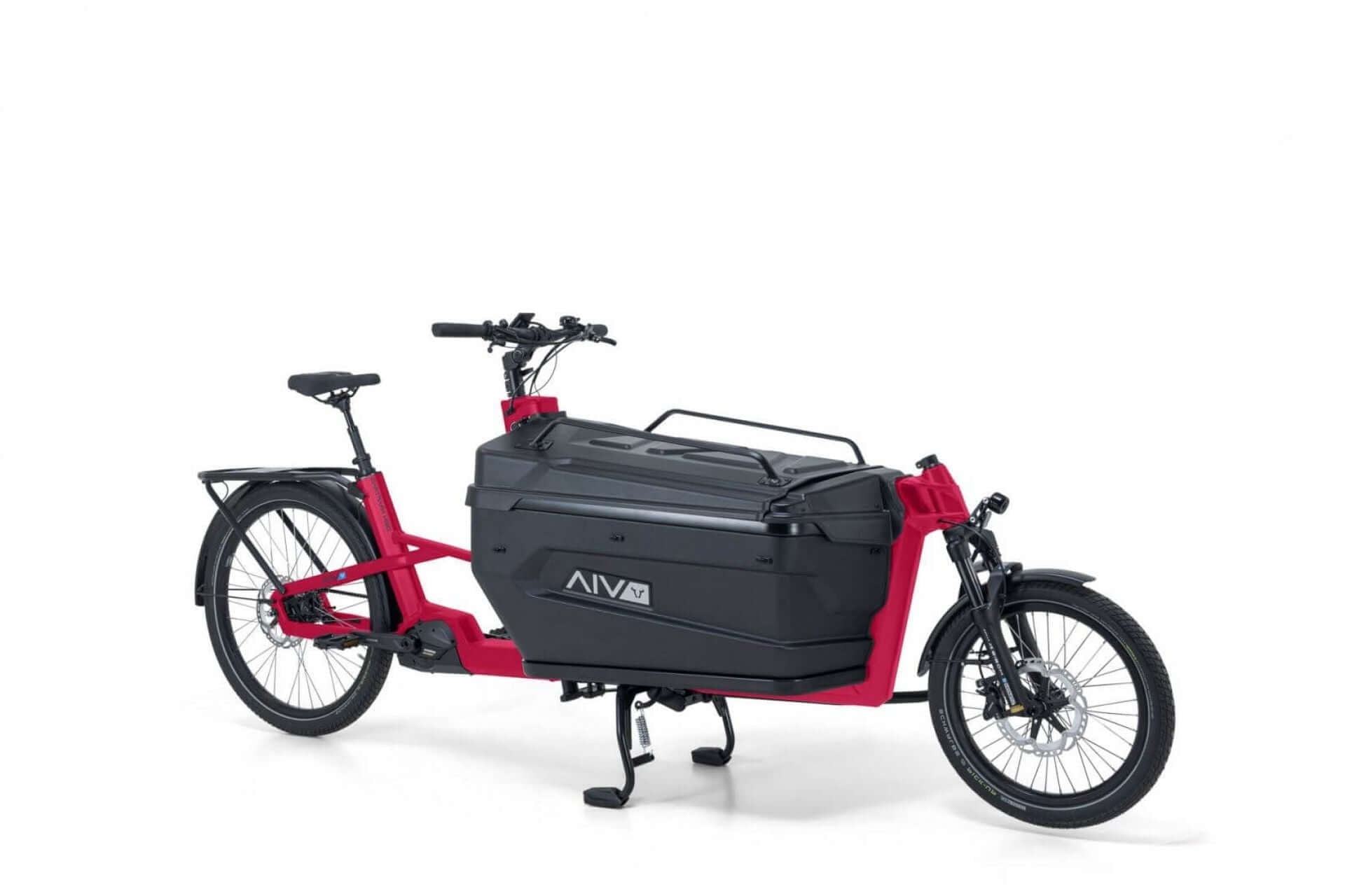 VIA Cargo E-Lastenrad in auffälligem Rot und Schwarz, ideal für Transport und Lieferdienste.