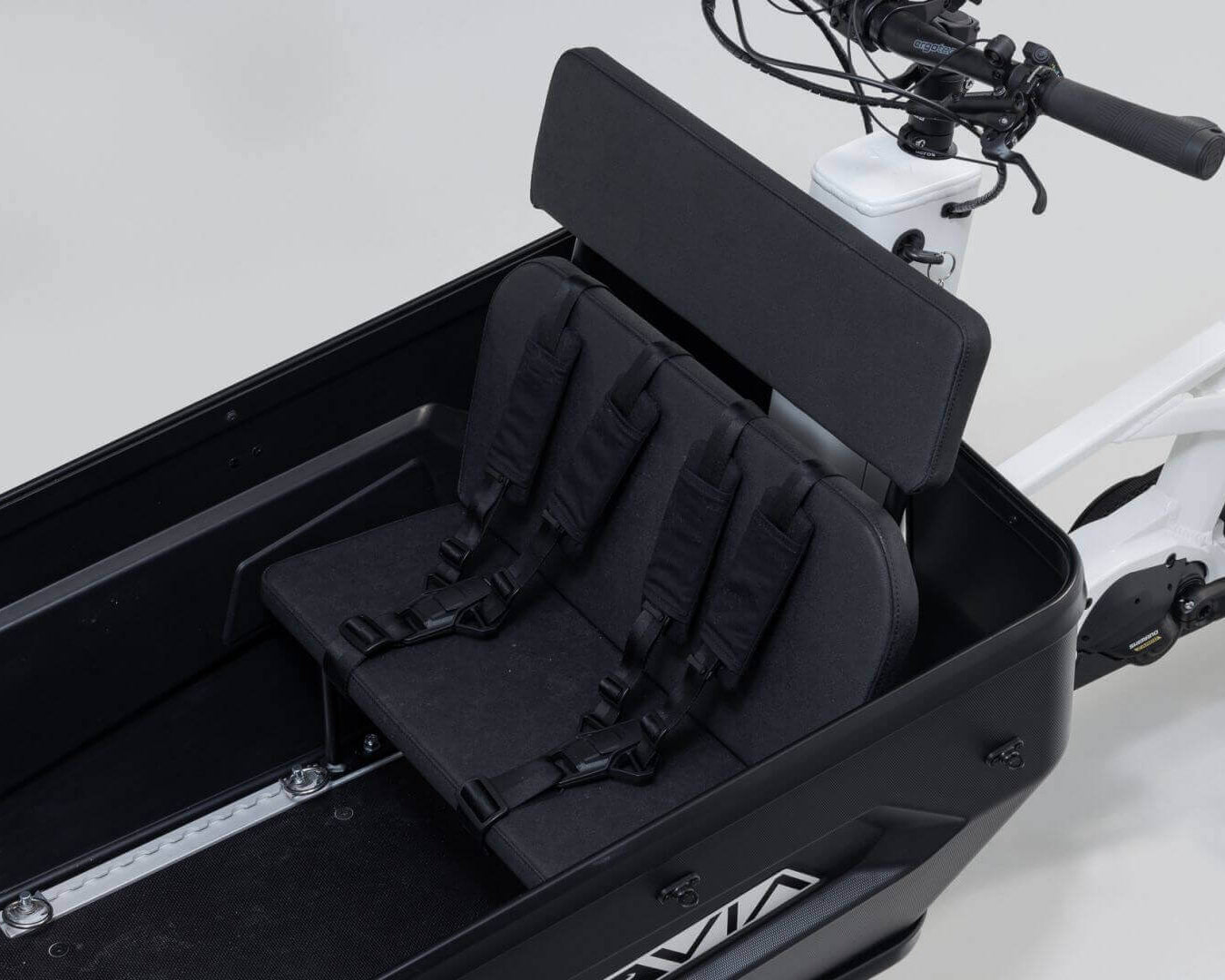 VIA Kindersitz – seitliche Ansicht mit robuster Befestigung am Gepäckträger