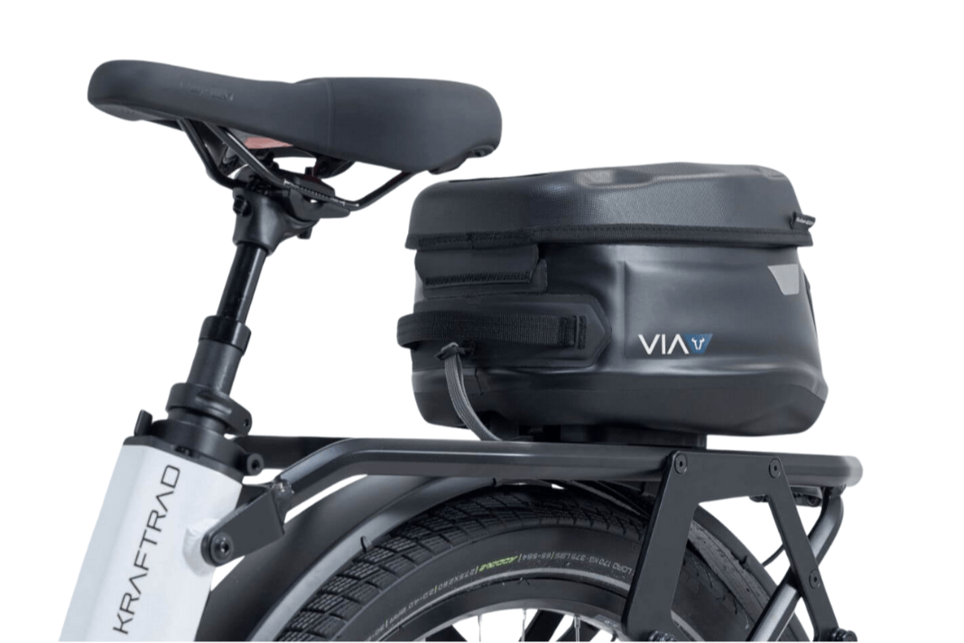 VIA Hecktasche Yukon WP – wasserdichte Gepäckträgertasche auf einem E-Bike montiert