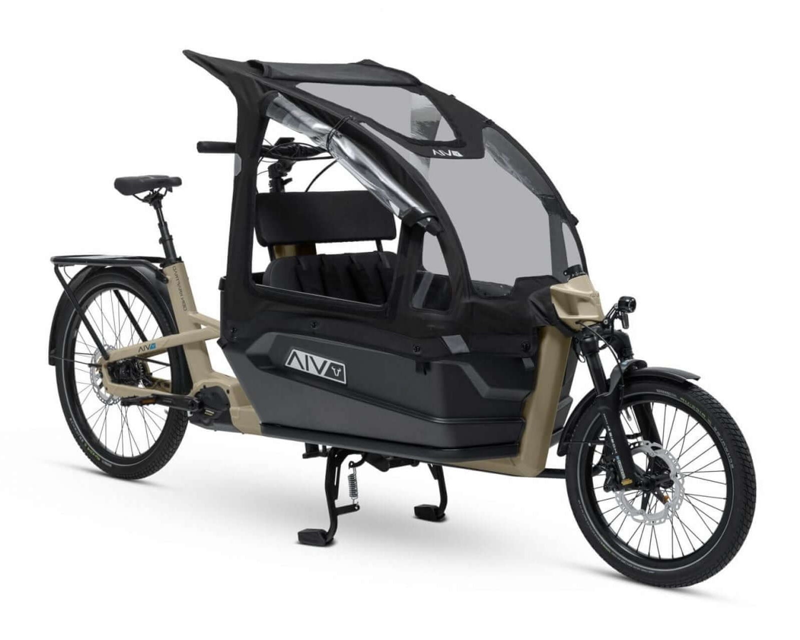 VIA Family E-Lastenrad mit sicherem Regenschutz und Platz für Kinder und Einkäufe.