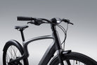 Cockpit des Urtopia Carbon 1 Pro mit Smartbar und integriertem Scheinwerfer