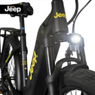 Detailaufnahme des Vorderansicht des Jeep SUV E-Bike ULM 7000 mit Vorderlicht