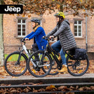 Jeep E-Bike doppelte Gepäckträgertaschen im Einsatz auf einem E-Bike während einer Fahrt