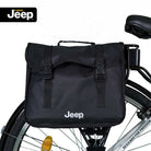 Jeep E-Bike doppelte Gepäckträgertasche, Seitenansicht mit robustem Material und reflektierenden Elementen