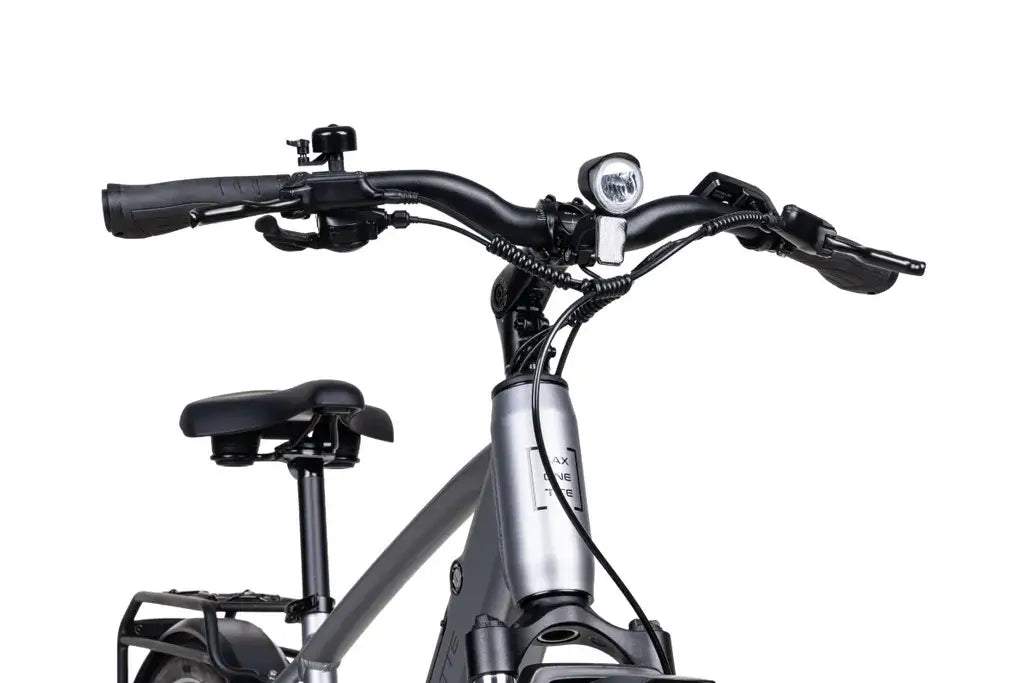 Saxonette X-ROAD 5.2 Trekking E-Bike – Detailansicht Lenkrad und Schaltung