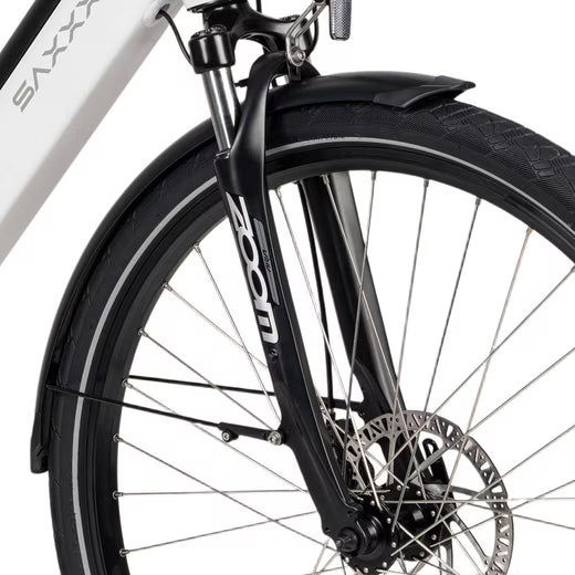 Nahaufnahme des Vorderrads am Saxxx Comfort Sport EASY mit Motor